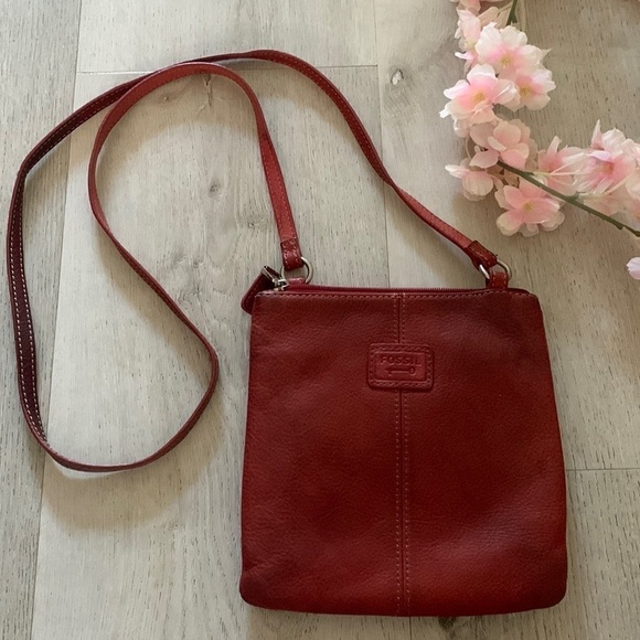 Fossil red crossbody bag small leather zipper boho wallet attached travel casual - Picture 1 of 12